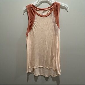 SO Women's Sleeveless Top Size Medium Hi-low